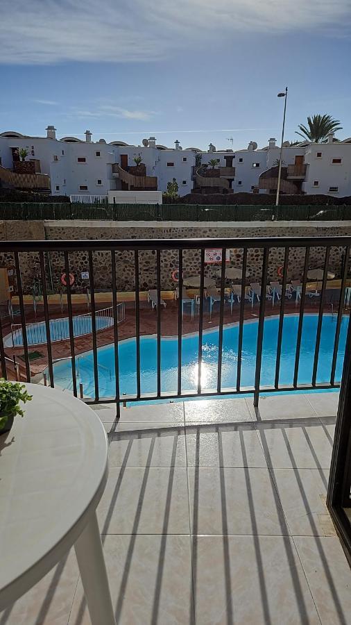 Ocean Front Cozy 2 Bedroom, 3 Beds Spacious- Netflix, Pool, Beach Lift & Fast Wifi Playa del Ingles  Exterior photo